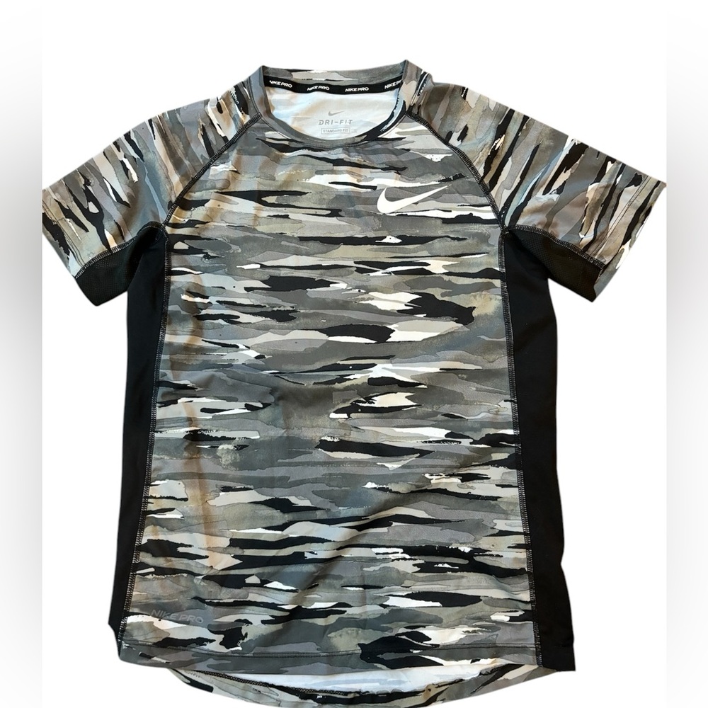 Nike Dri-Fit Youth Short Sleeve Size Large